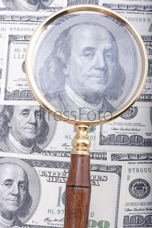 Magnifier with money