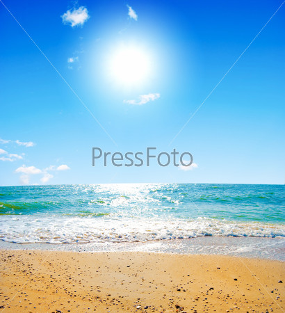 Summer sea landscape with the solar sky and beautiful sky