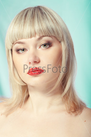 glamorous portrait of a beautiful blonde