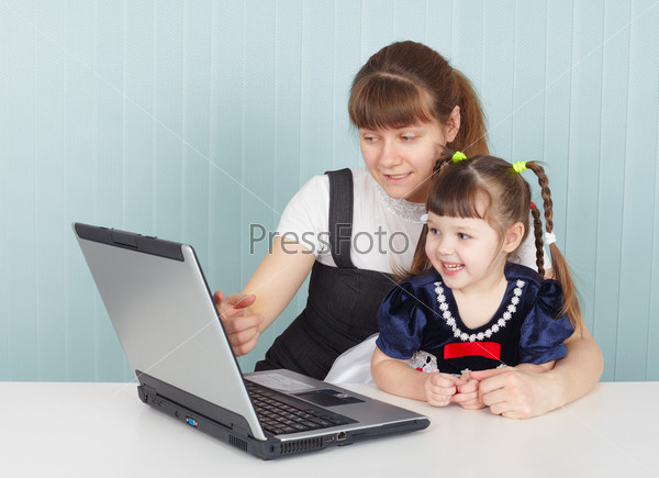 Education of the child work with a computer