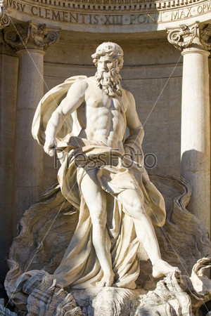 Статуя   Нептуна в фонтане Треви, Площадь Треви. Рим, Италия