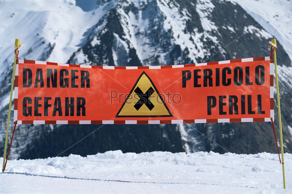 Предупреждающий знак в горах