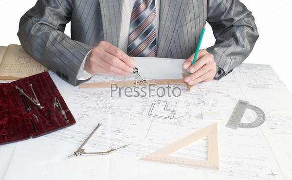 the of engeneer-designer is carried out by construction plans
