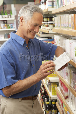 Male customer buying herbal tea