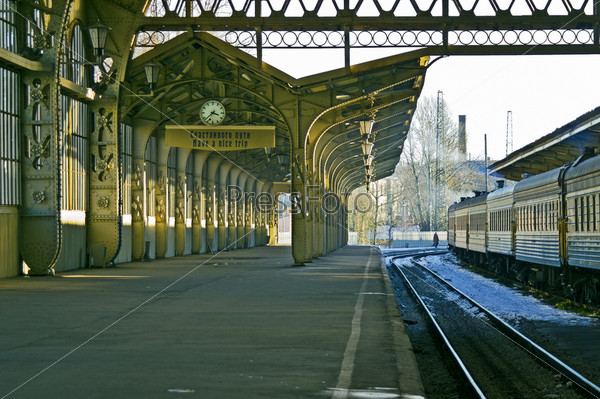Пустая железнодорожная станция