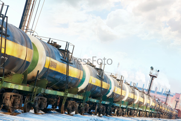 Set of tanks with oil and fuel transport by rail