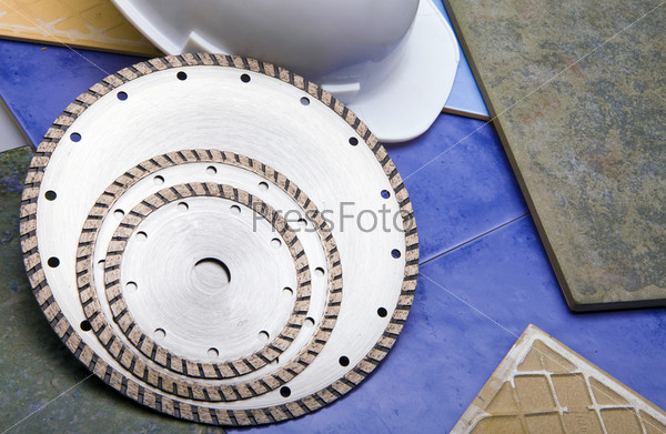 Diamond discs for cutting of tile
