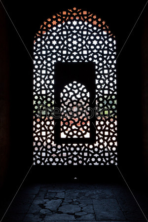 Marble carved screen window at Humayun\'s Tomb, Delhi, India