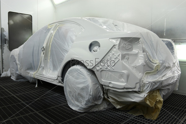Car in the spray booth
