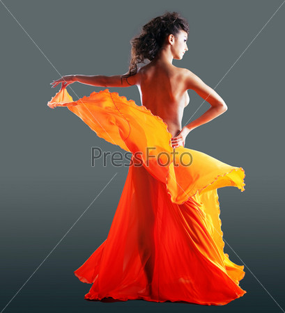 Beauty naked womdance in orange veil