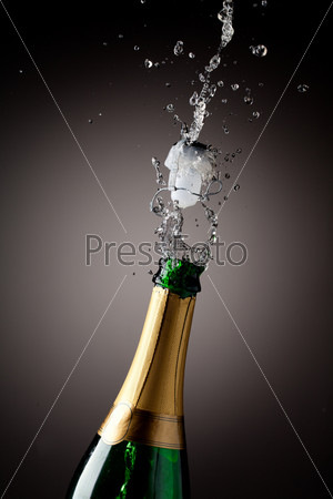 Openning champagne bottle