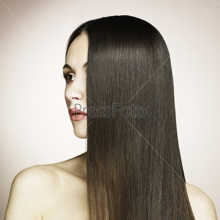 Портрет девушки с шикарными волосами