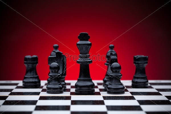 Черные шахматные фигуры