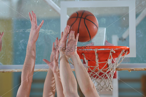 Basketball duel