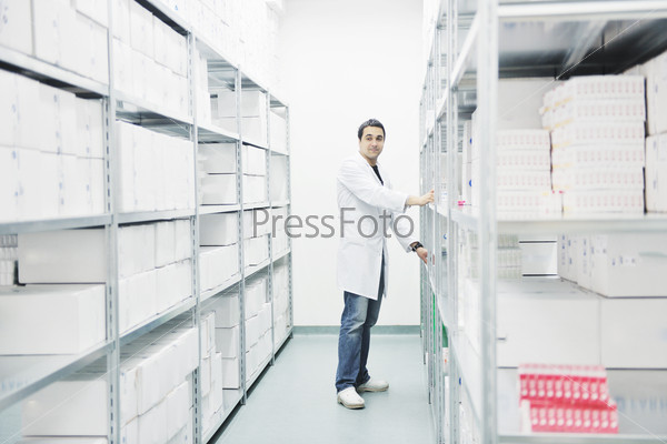 medical factory supplies storage indoor with workers\
people