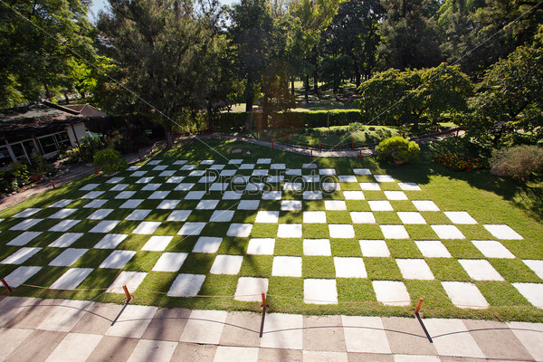 Area in the form of chess in the Japanese garden