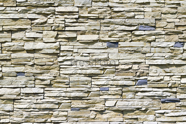 Стена из необработанного камня