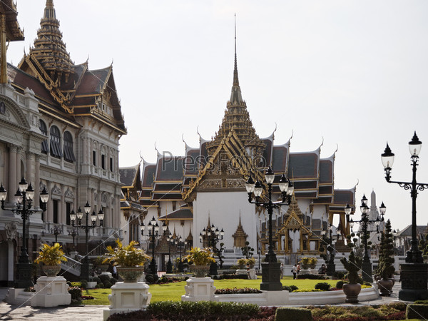 Thailand, Bangkok, Imperial Palace, Imperial city, a Buddhist temple and the Palace facade on the left