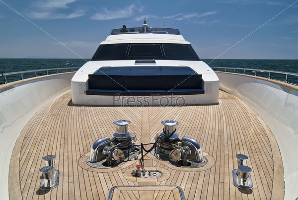 Italy, Tyrrhenian Sea, off the coast of Viareggio (Tuscany), Tecnomar 35 luxury yacht, bow