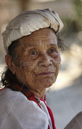 Thailand, Chiang Mai, Karen Long Neck hill tribe village (Kayan Lahwi), Karen woman