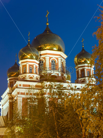Саратов. Покровский собор вечером