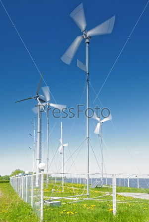 Small wind turbines for wind farms