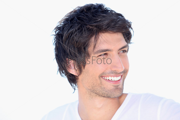 Портрет улыбающегося мужчины