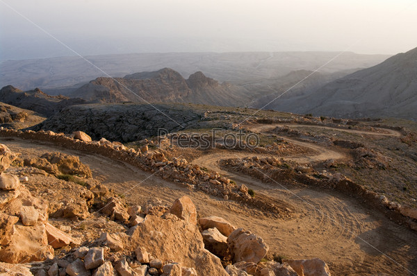 Грунтовая дорога в горах Омана