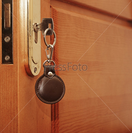 key in keyhole with blank tag