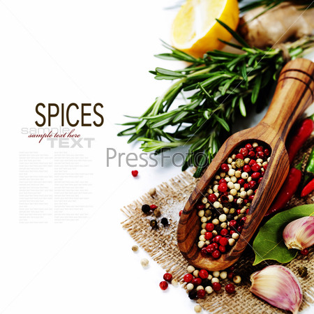 Peppercorn mix in wooden scoop, herbs and spices (with easy removable text)