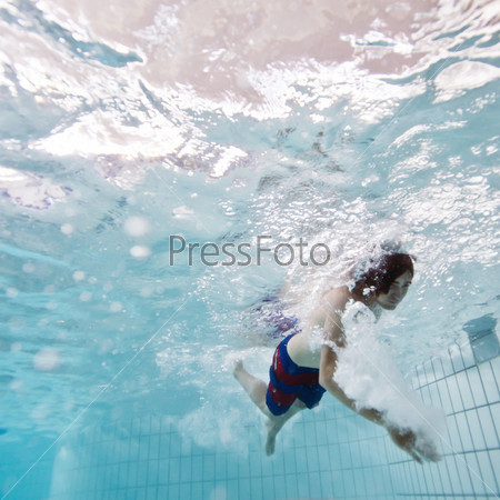 Underwater breast crawl