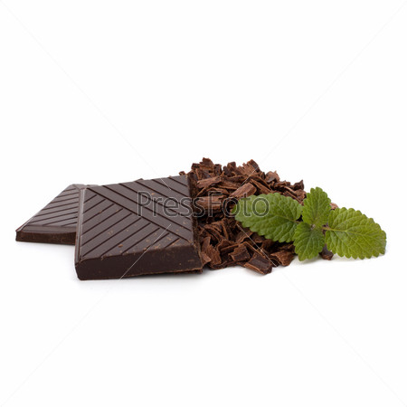 Chocolate bars and mint leaf