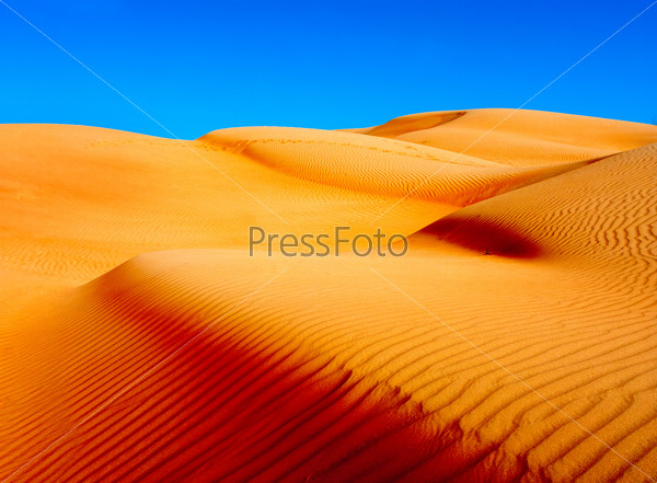 Песчаные дюны в пустыне