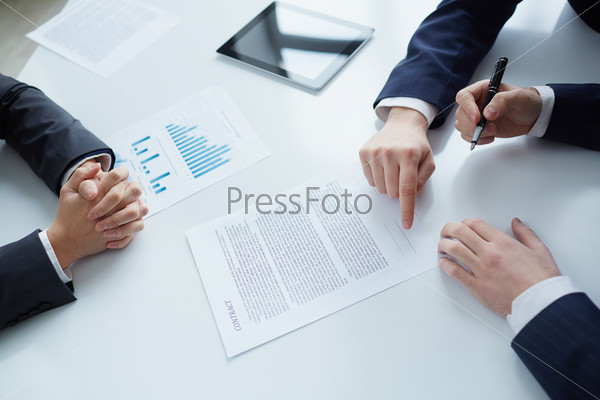 The process of signing new business contract