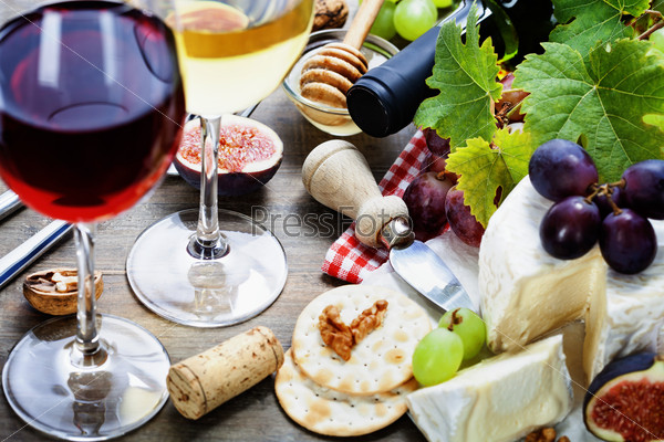 Вино, виноград и сыр