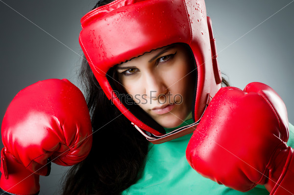 Женщина боксер
