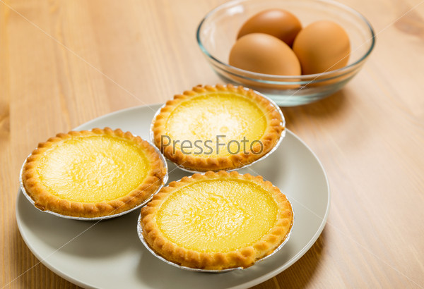 Egg tart and egg