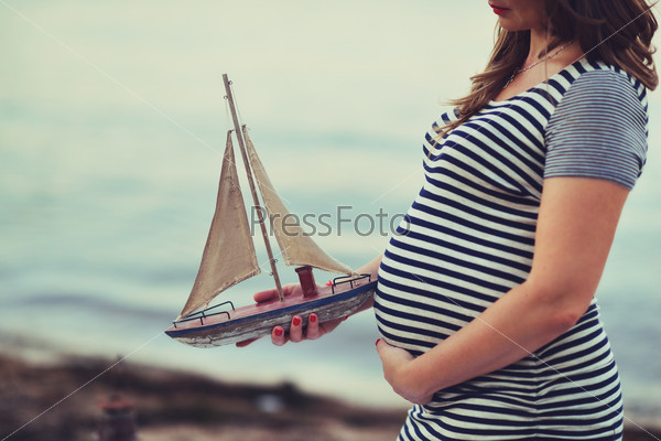 Boat and pregnant