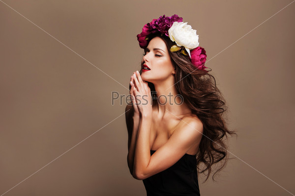 Fashion Beauty Model Girl with Flowers Hair. Perfect Creative Make up and Hair Style. Hairstyle.
