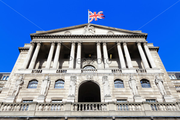 Bank of England with flag, The historical building in London,\
UK