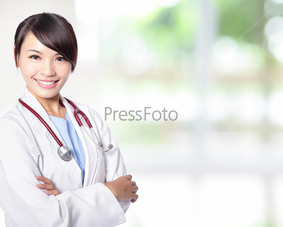 Женщина-врач в больнице