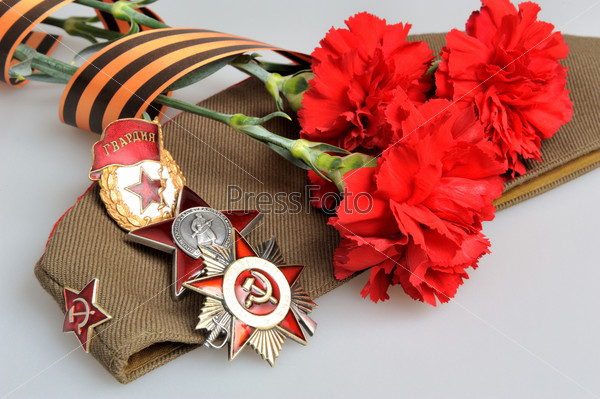 Фуражка с лентой Святого Георгия, ордена Великой Отечественной войны