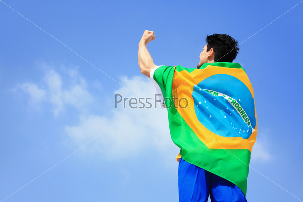 Радостный бразильский футболист