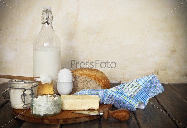 Fresh bread and dairy products
