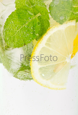 Healthy club soda with lemon and mint