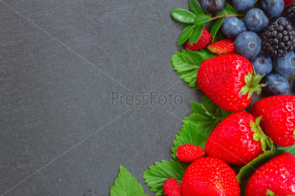 Свежие ягоды