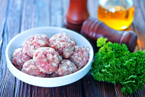 raw meatballs