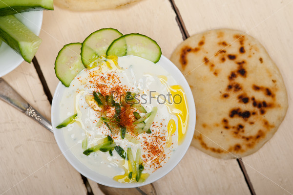 Arab middle east salatit laban wa khÃ?Â¢??yar Khyar Bi Laban goat yogurt and cucumber salad