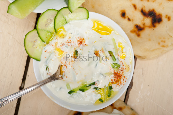 Arab middle east salatit laban wa khÃ¢??yar Khyar Bi Laban goat yogurt and cucumber salad