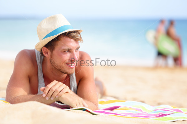 Мужчина на пляже